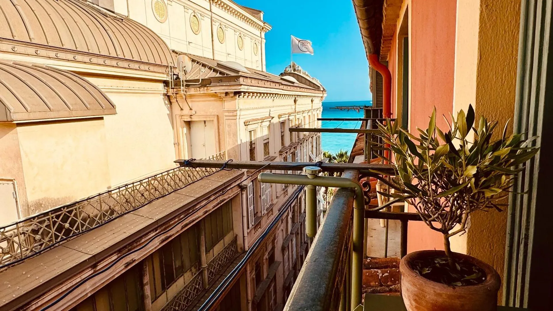 Superbe Duplex Entre Le Vieux Nice Et La Prom